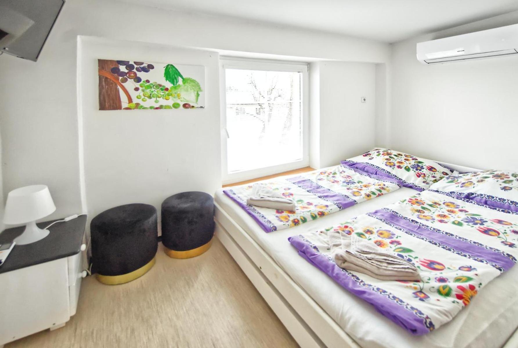 Penzion Bazen Vino Sklep U Palecku Zaječí Extérieur photo