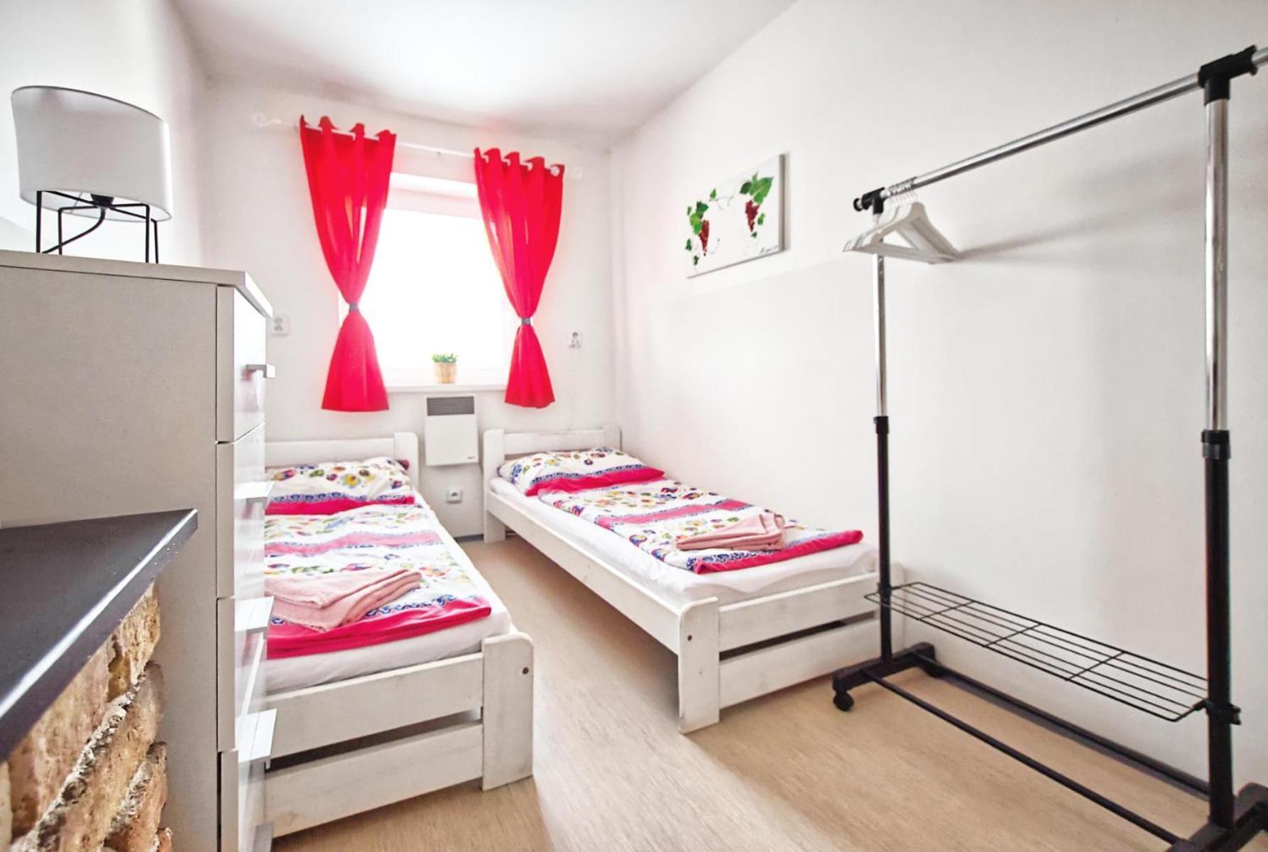 Penzion Bazen Vino Sklep U Palecku Zaječí Extérieur photo