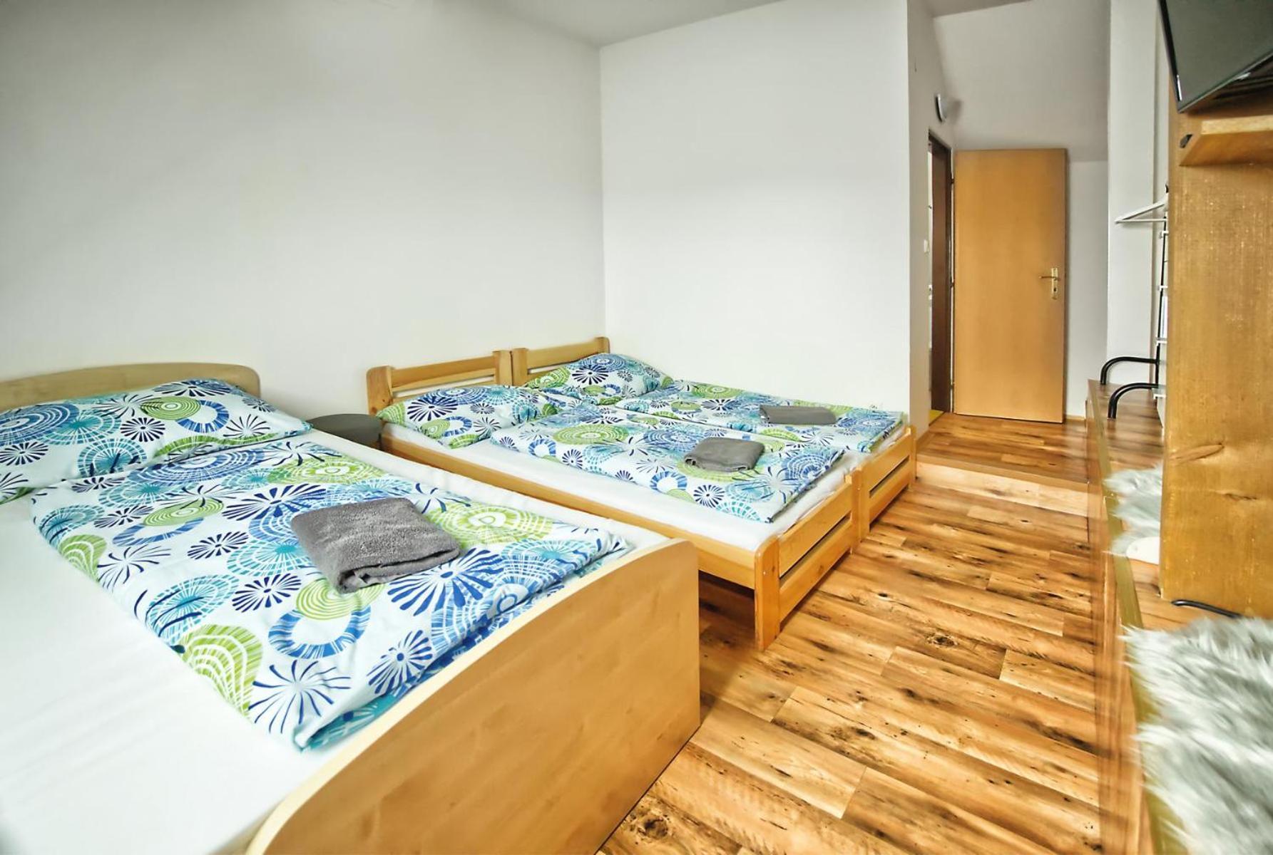 Penzion Bazen Vino Sklep U Palecku Zaječí Extérieur photo
