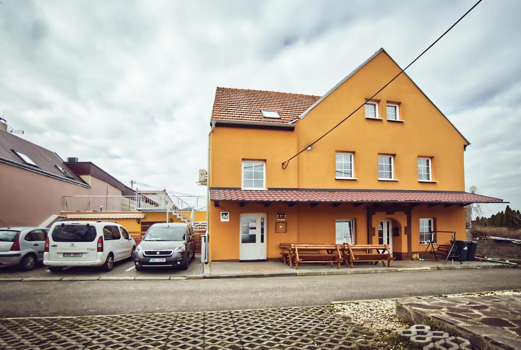 Penzion Bazen Vino Sklep U Palecku Zaječí Extérieur photo