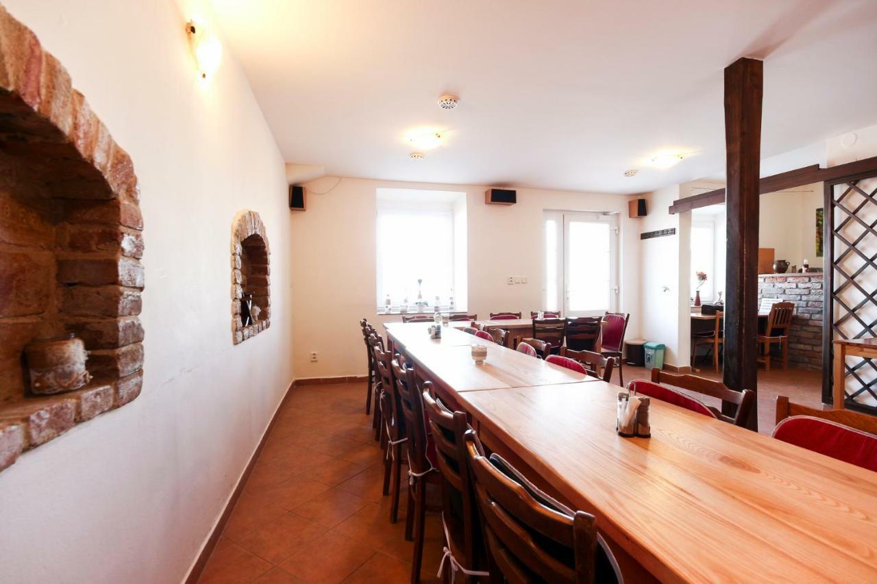 Penzion Bazen Vino Sklep U Palecku Zaječí Extérieur photo