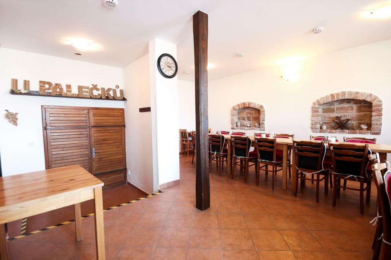 Penzion Bazen Vino Sklep U Palecku Zaječí Extérieur photo