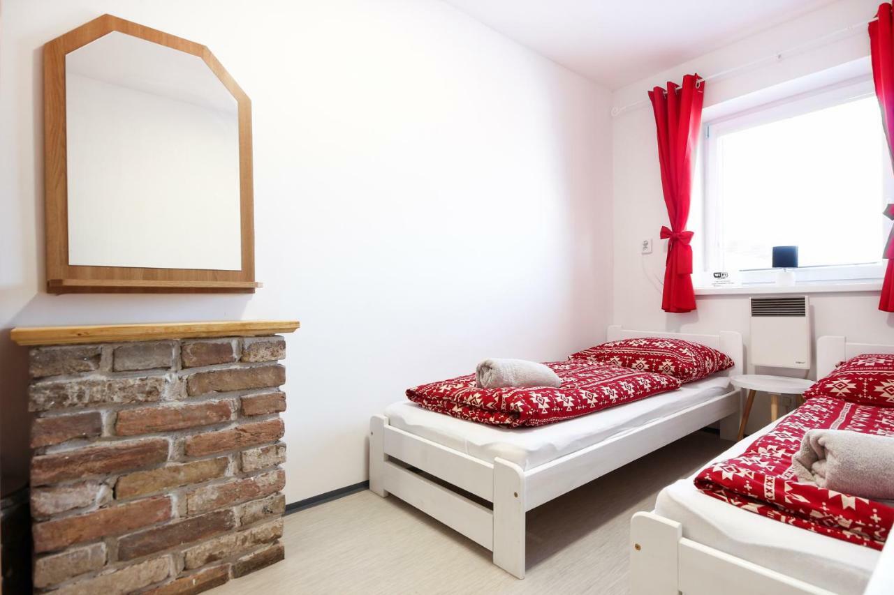 Penzion Bazen Vino Sklep U Palecku Zaječí Extérieur photo